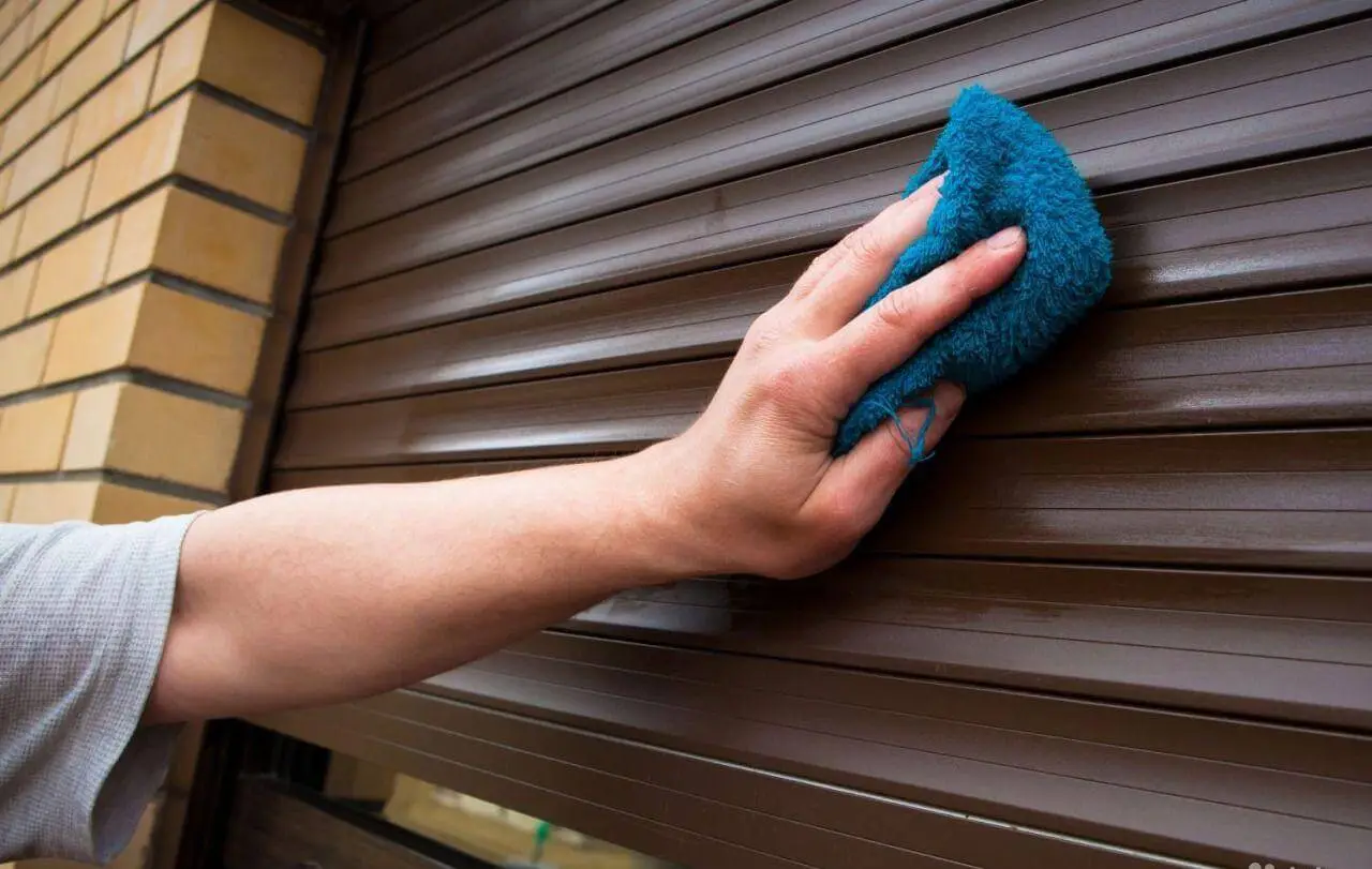 Il segreto per tapparelle sempre splendenti con un gesto quotidiano