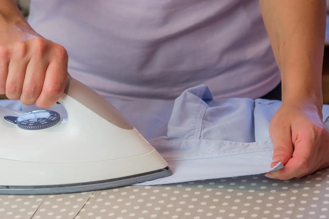 Ecco quanto chiedere all’ora per stirare senza farti fregare sul prezzo