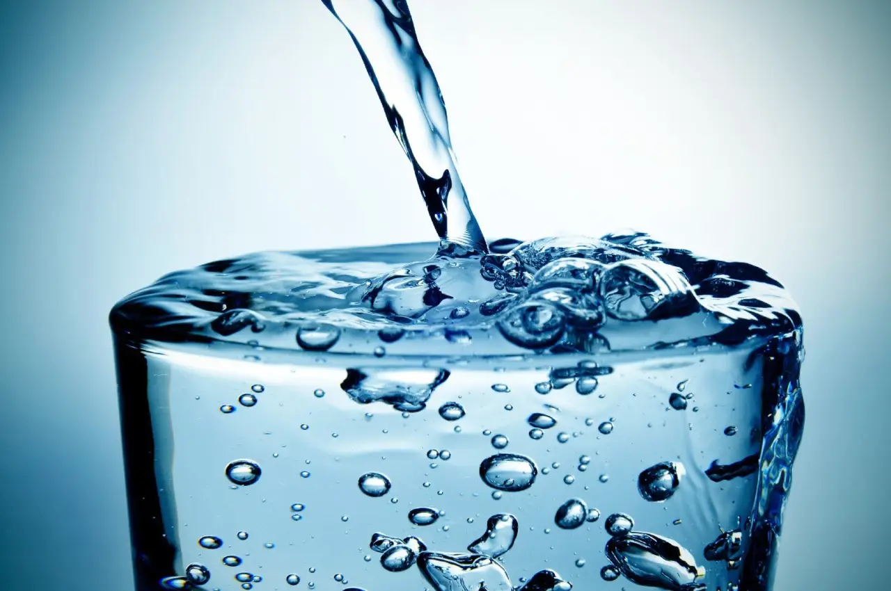 Hai sempre sbagliato a bere l’acqua: ecco il modo corretto per idratarti