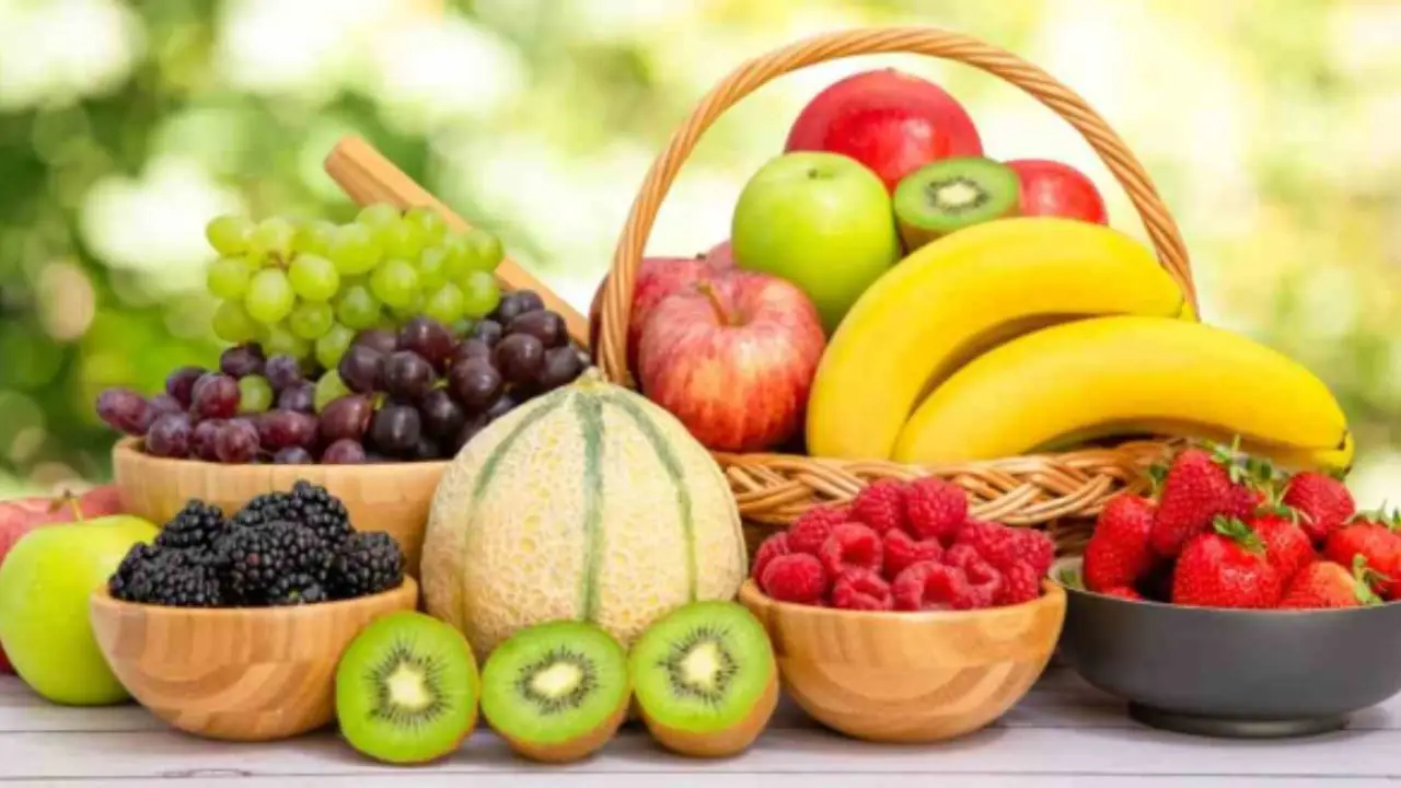 La verità sulla dieta della frutta: quanti chili si perdono davvero e i rischi nascosti