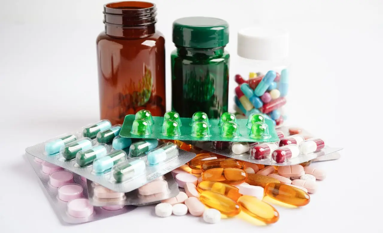 Come si organizza il cassetto delle medicine? Cosa tenere e cosa buttare subito