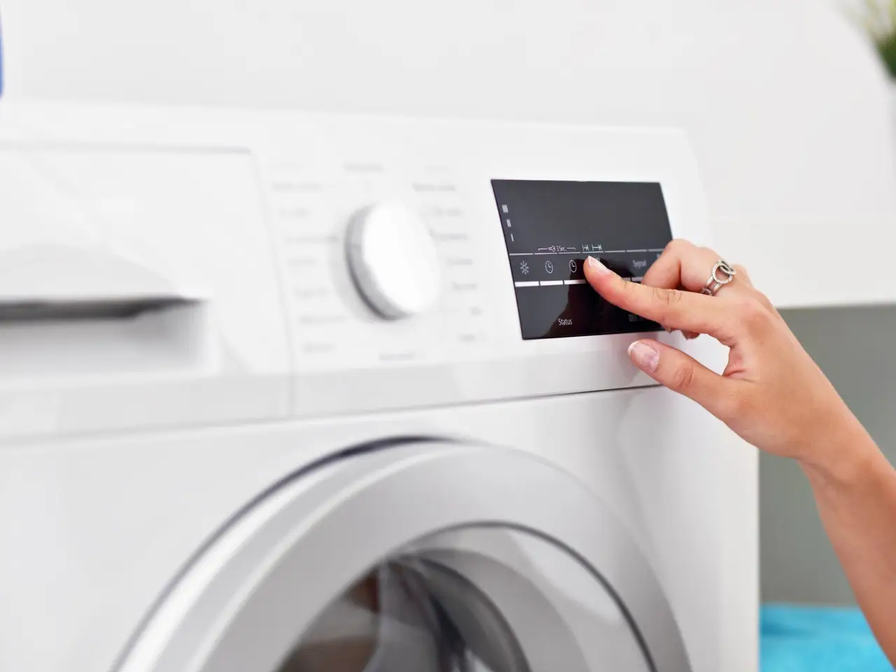 Usi il programma Eco della lavatrice? Ecco cosa succede davvero ai tuoi vestiti e ai consumi